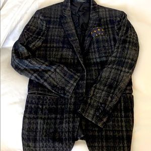 Fendi almost new. A bit small for me. Beautiful.